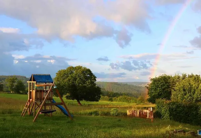 F1 2 - Cour-toise Homestay